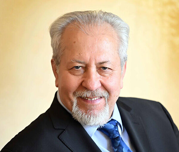 DR. LATİF ÇELİK