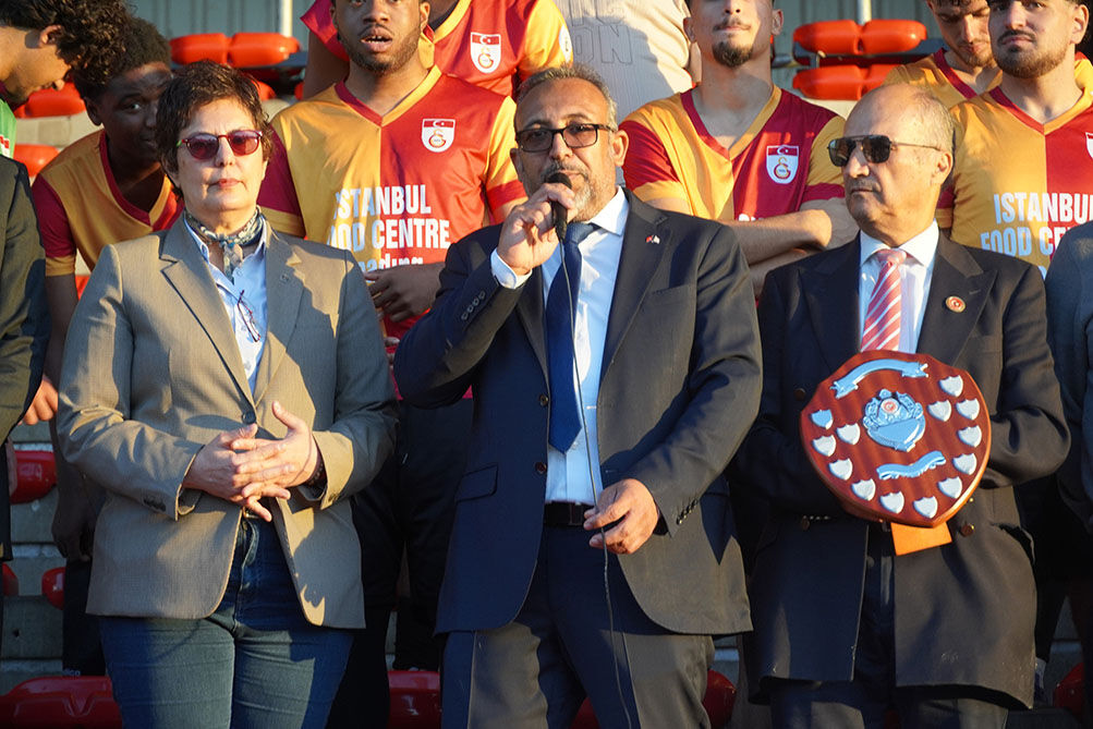 Munir Tatar Anma Maci Plaket Mehmet Tunca Deniz Ozalp Galatasaray 4